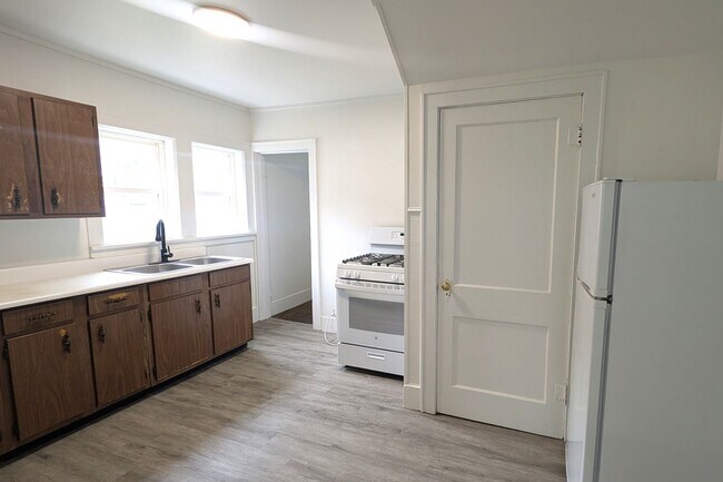 Building Photo - 2229 McIlwraith Street