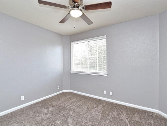 Building Photo - 118 Dogwood Dr