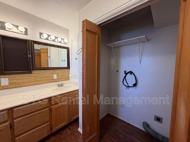 Building Photo - 145 E 500 S
