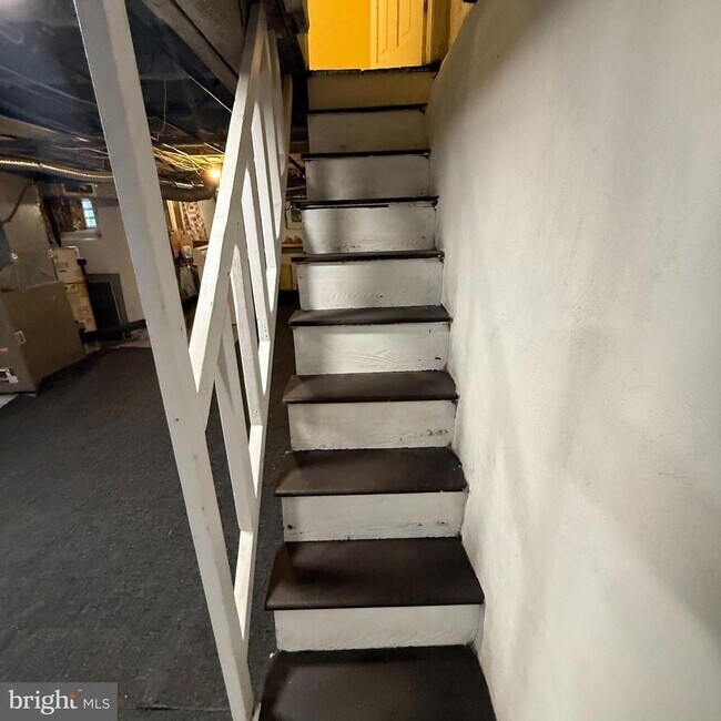 Building Photo - 158 N Millick St