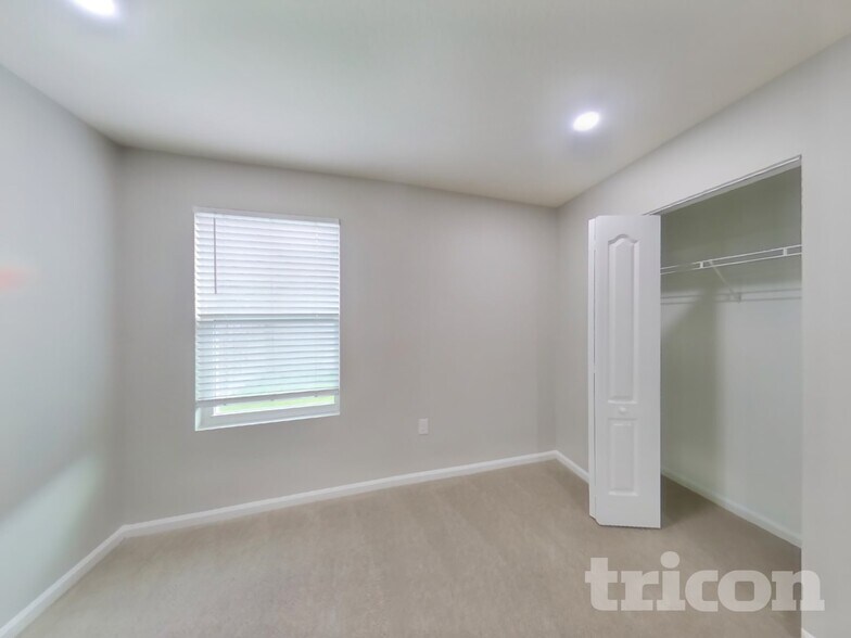 Building Photo - 2374 Sotterley Ln