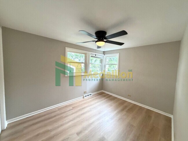 Building Photo - 12917 S Emerald Ave