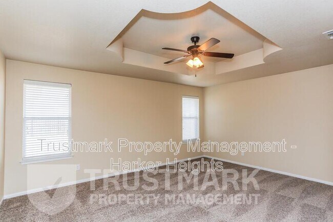 Building Photo - 401 W Libra Dr