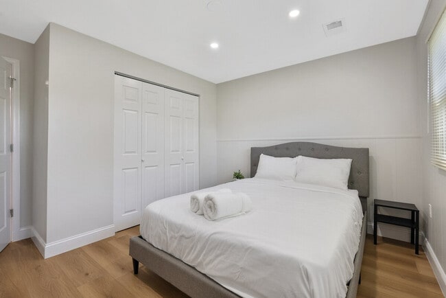 Building Photo - 3810 Nicholson St