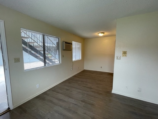 Building Photo - 5655 Klump Ave