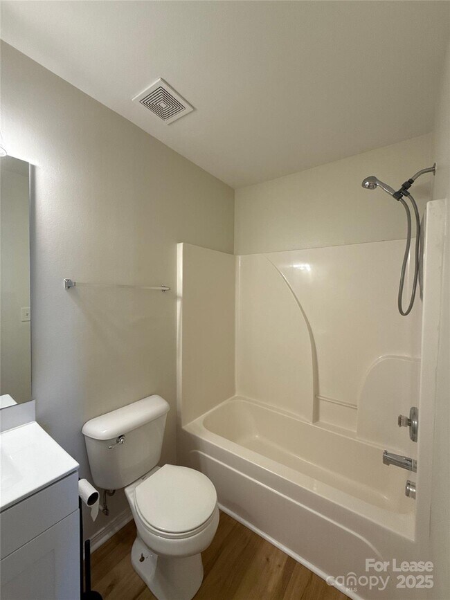 Building Photo - 9402 Darwick St