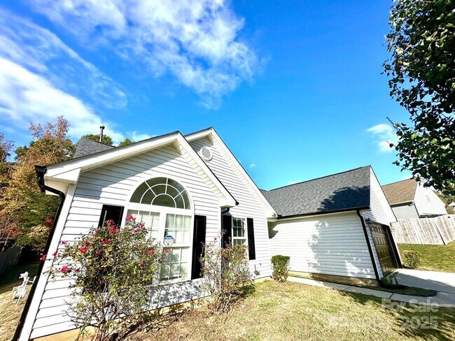 Building Photo - 9513 Isaac Hunter Dr