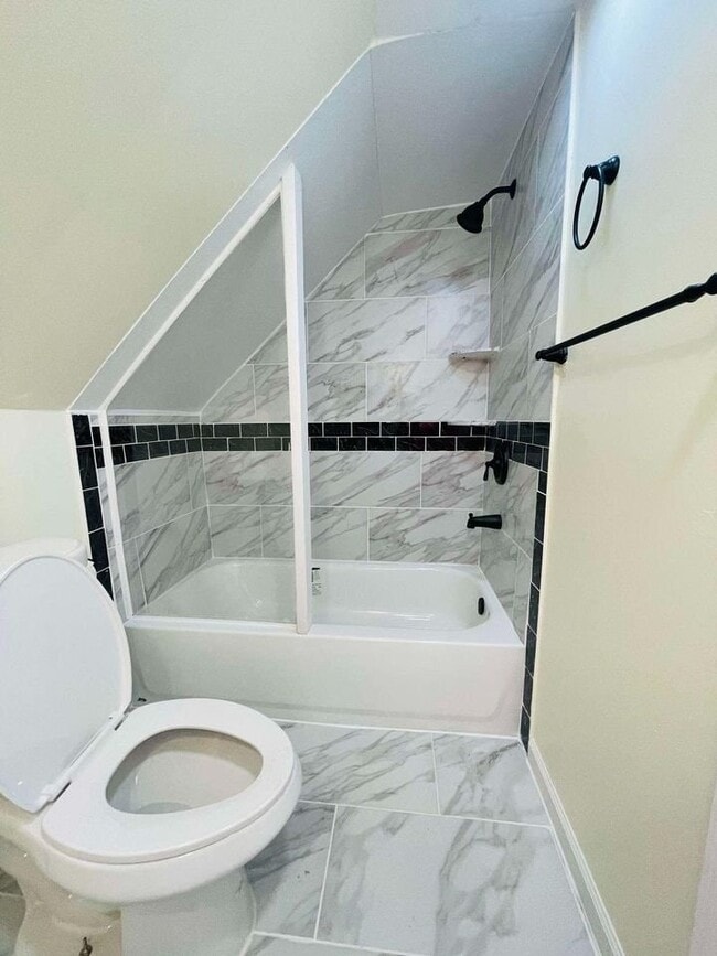 Building Photo - 2621 Edwin St