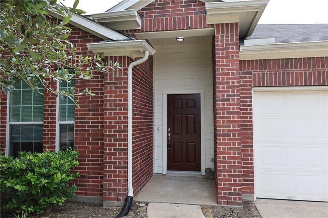 Building Photo - 24715 Hikers Bend Dr