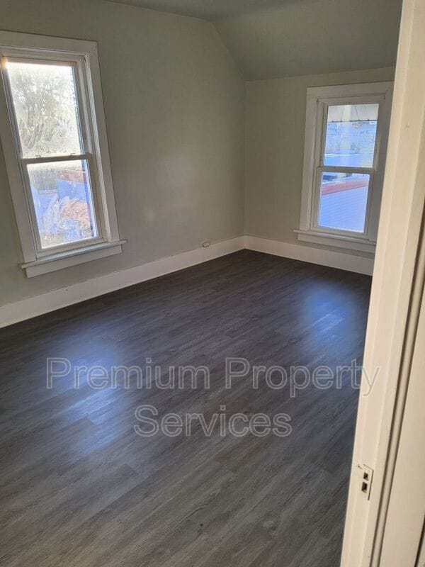 Building Photo - 502 Blackhawk Blvd