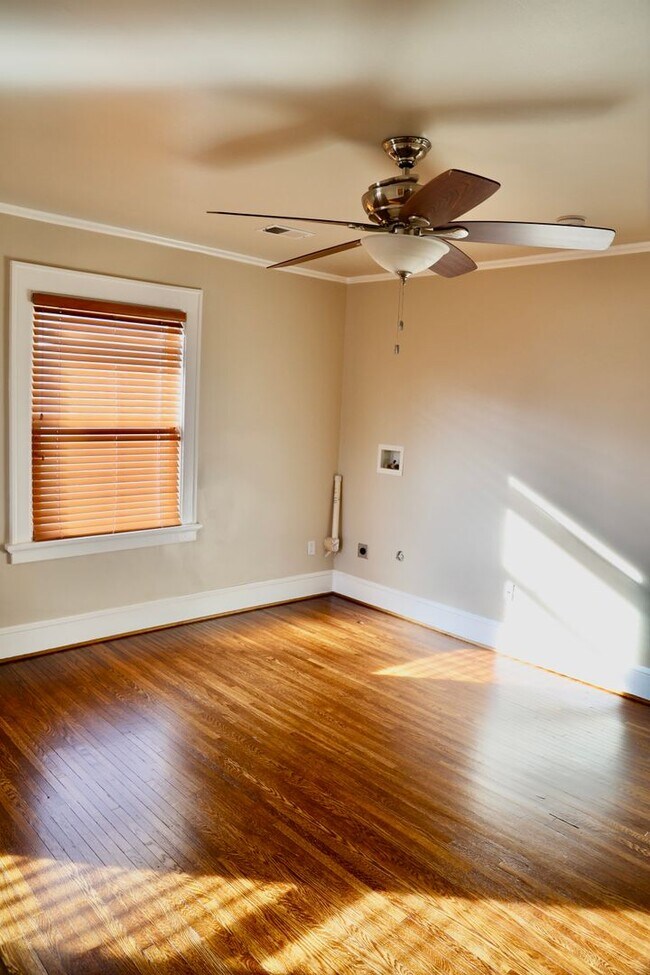 Building Photo - Stunning Historic Estate + In Ground Pool + Private Carriage House + Chef's Kitchen + Two Car Garage