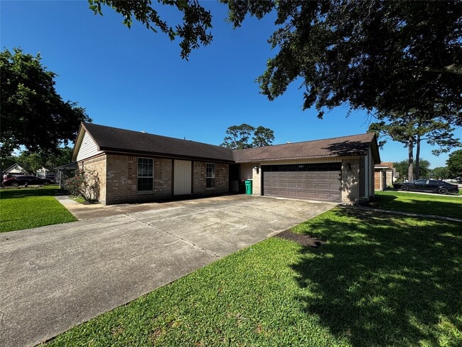 Building Photo - 9914 El Chaco Dr