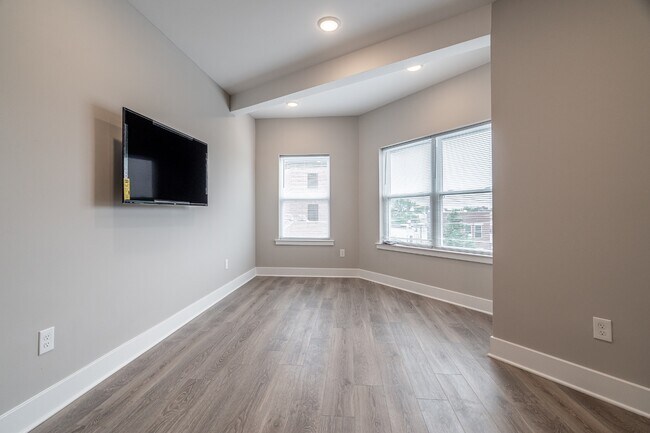 Building Photo - 421 N 39th St