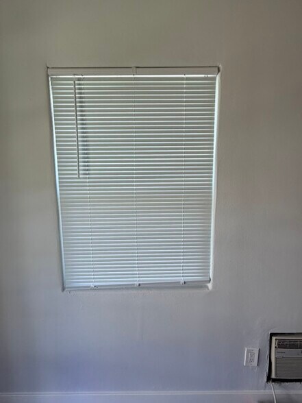 All new blinds throughout - 5943 Tujunga Ave