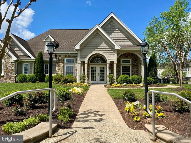 Building Photo - 8416 Churchside Dr
