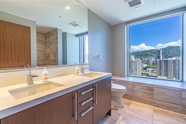 Building Photo - 1555 Kapiolani Blvd