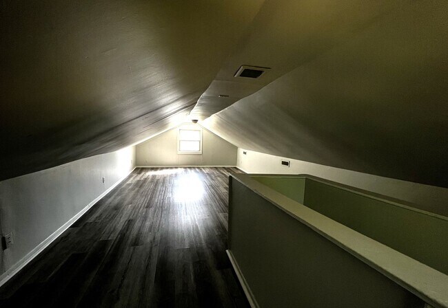 Building Photo - Walnut Cove Country Living with 2 Bedrooms, 1 Bath & Huge Bonus Space