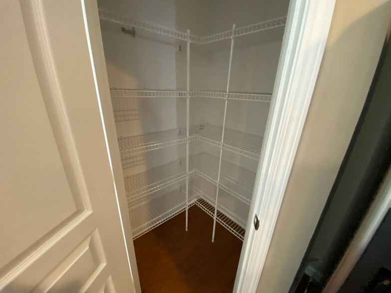 Building Photo - Room in Townhome on Keystone Park Dr