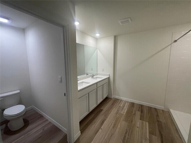 Building Photo - 4905 SW 51st Rd