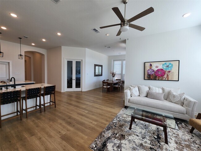 Building Photo - 24823 Hibiscus Gdn Wy