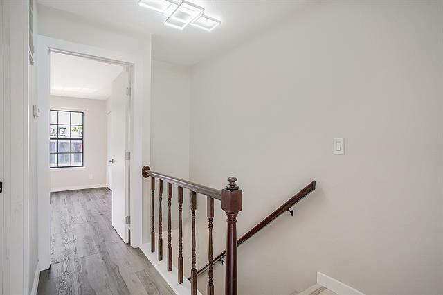 Building Photo - 618 W Collins St