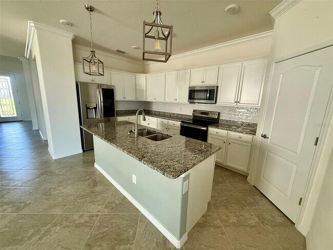 Building Photo - 15153 Spanish Point Dr