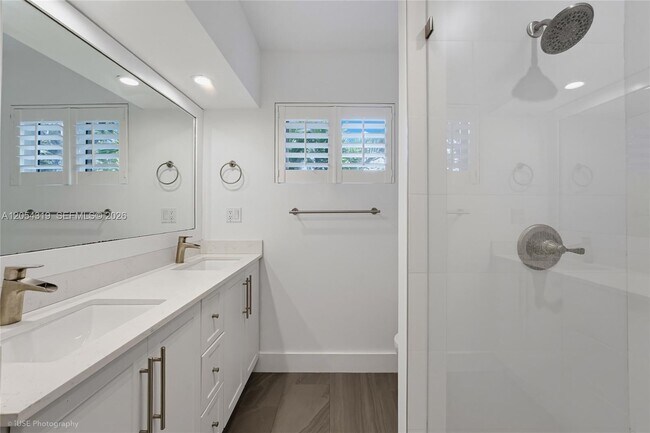 Building Photo - 6141 SW 85th St