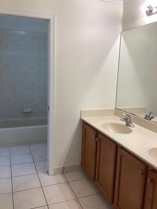 Building Photo - 5045 Nautica Lake Cir