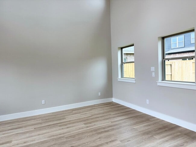 Building Photo - 20019 Venetto St