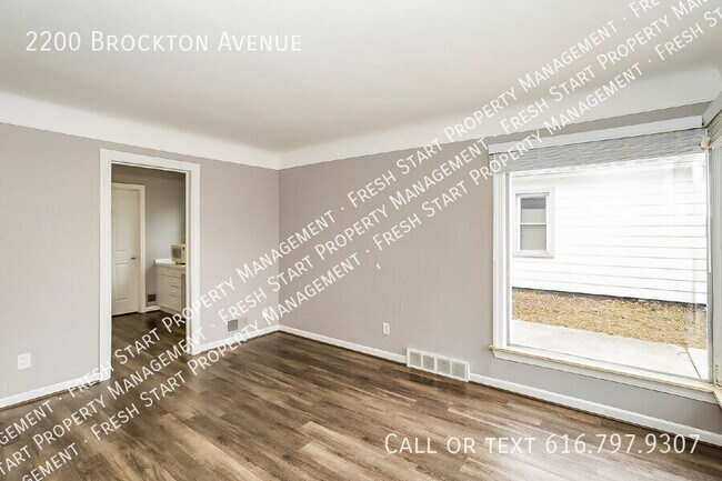 Building Photo - 2200 Brockton Ave