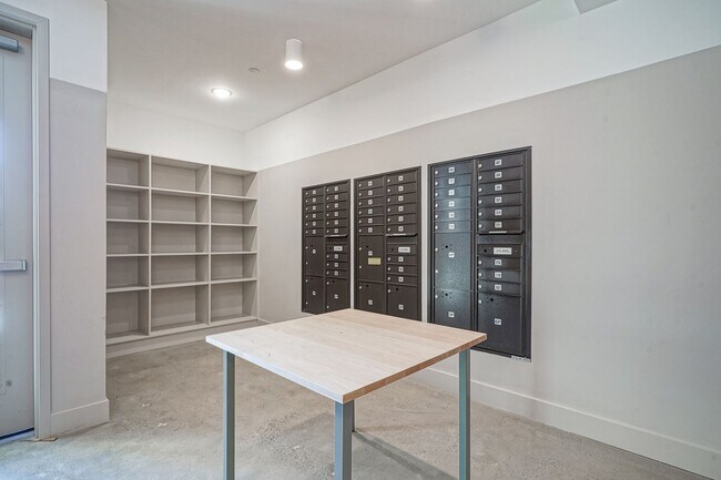 Building Photo - 2654 Coral St