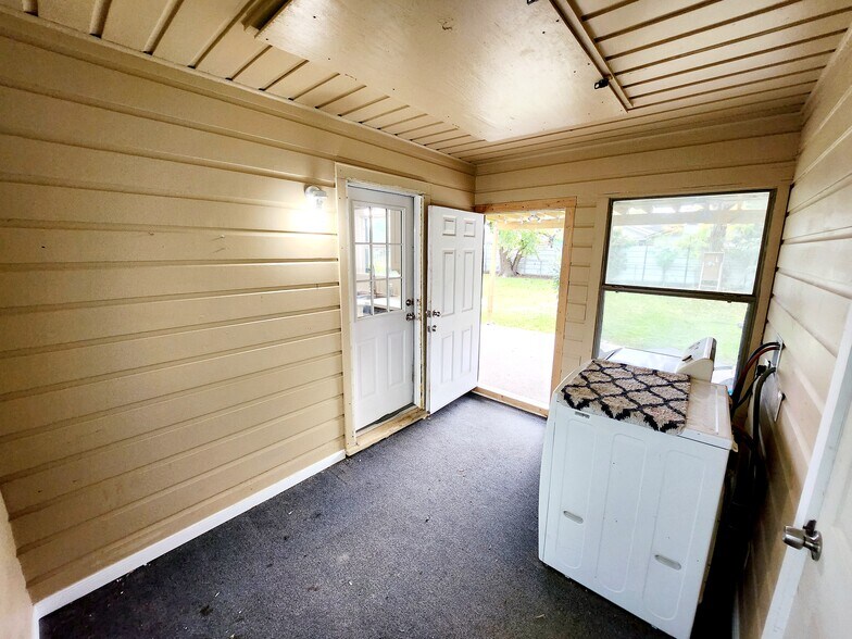 Building Photo - 618 Dunkley Dr