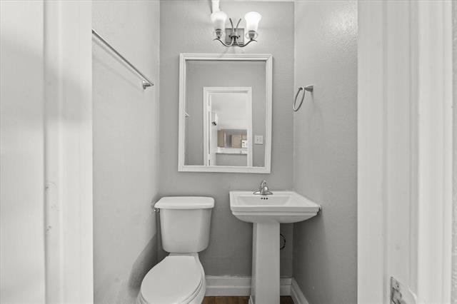 Building Photo - 929 S Rosemont Ave