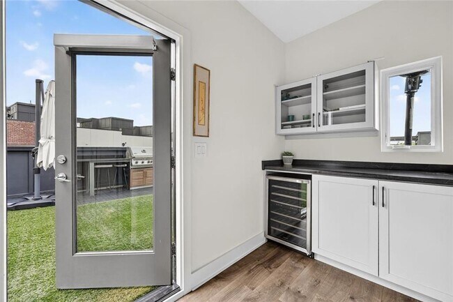 Building Photo - 1214 Chelsea Cir NW