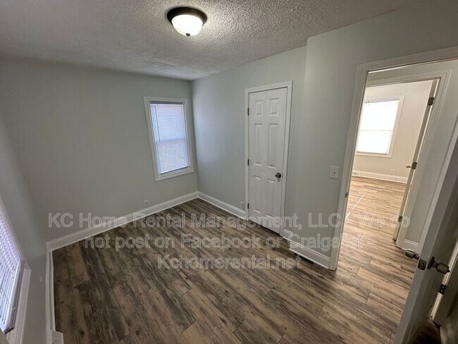 Building Photo - 2010 Bunker Ave