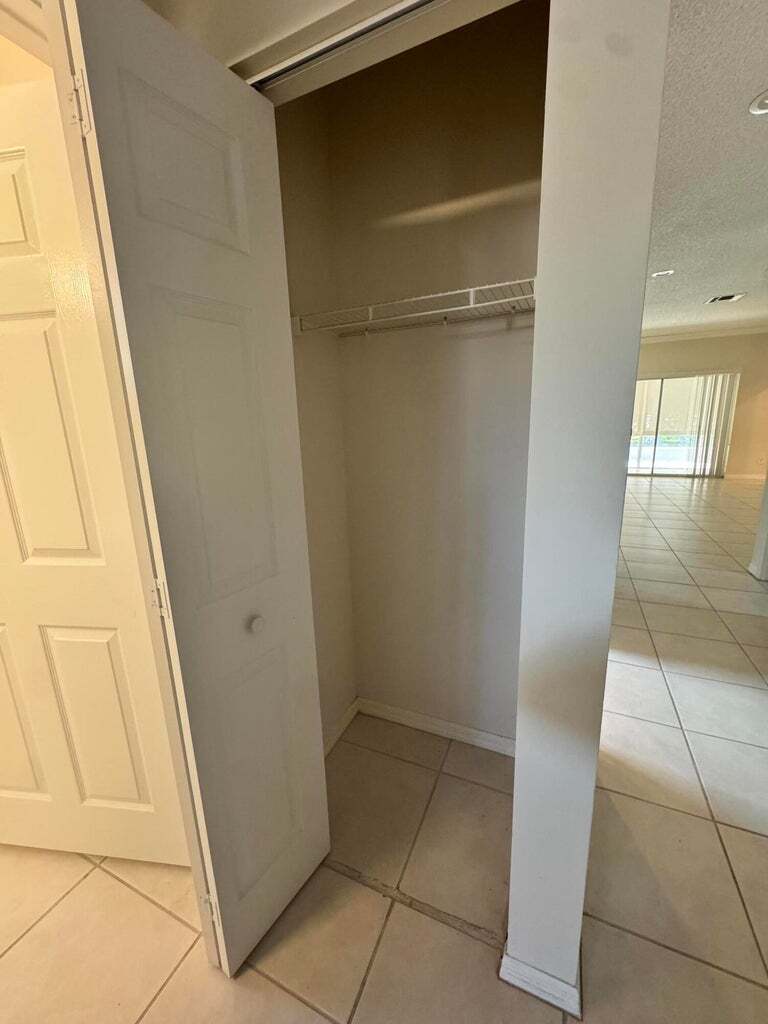 Building Photo - 10895 Fillmore Dr