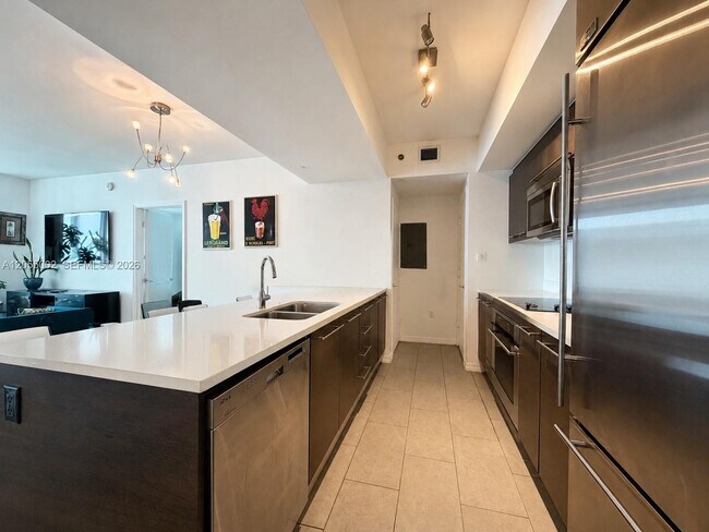 Building Photo - 500 Brickell Ave