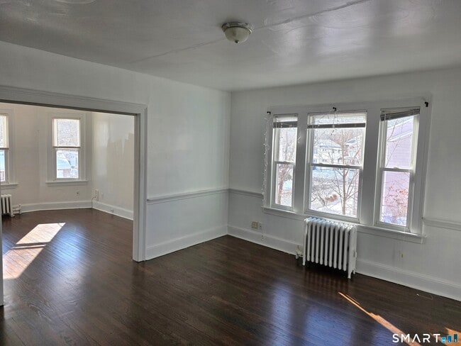 Building Photo - 219 Columbia St