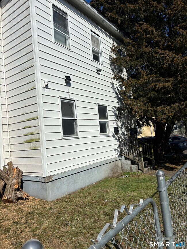 Building Photo - 509 Ogden St