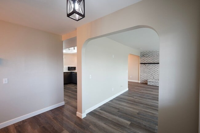 Building Photo - Beautiful Yucaipa Home with Private Garage