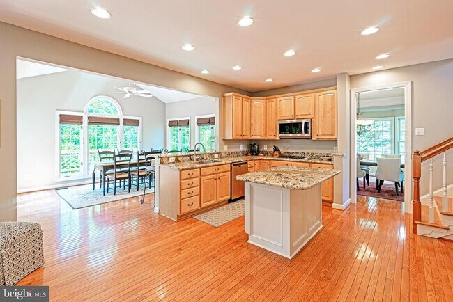 Building Photo - 47333 Middle Bluff Pl