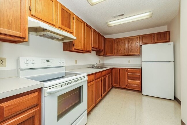 Building Photo - 339 Lewis B Moore Dr