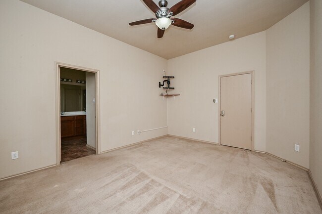 Building Photo - 20603 Flintoff Ln