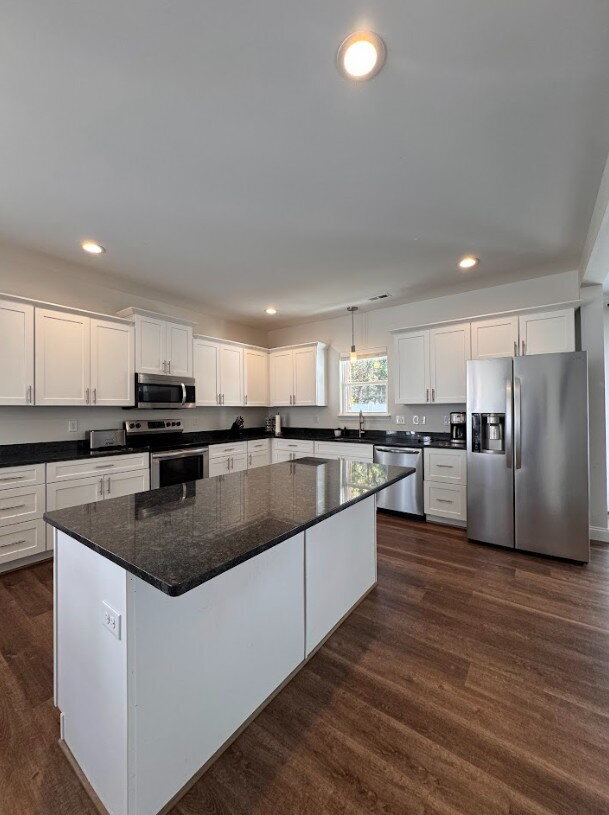 Building Photo - Ask us how to get FREE RENT!