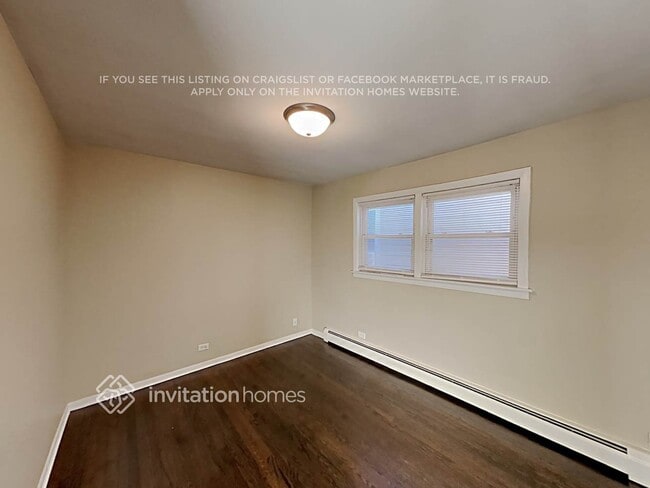 Building Photo - 4623 N Kilbourn Ave