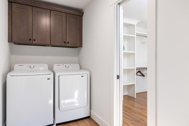 Building Photo - 806 Colorado Ave