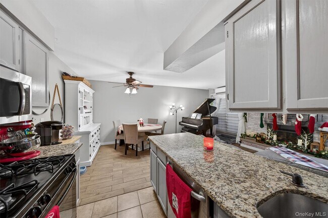 Building Photo - 74 Homestead Village Dr