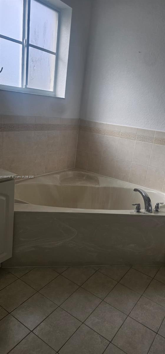 Building Photo - 7107 SW 165th Ave