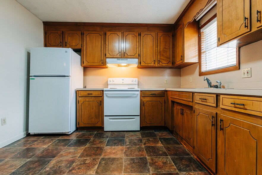 Building Photo - 1202 Douglas MacArthur St