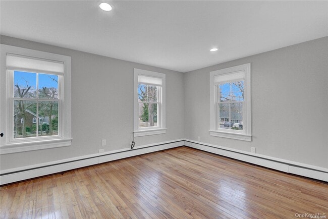 Building Photo - 42 Blydenburgh Ln